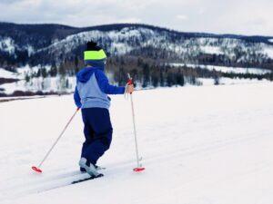Kind fährt Ski