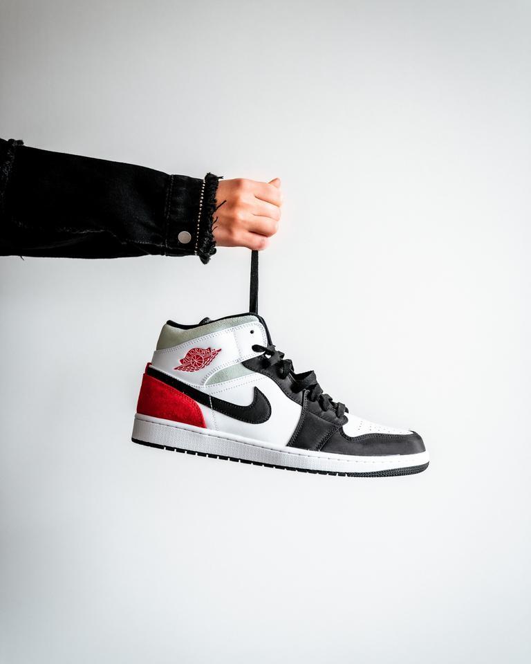 Schwarz-Weiß Nike Air Jordan 1