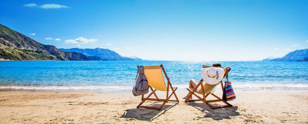Entspannter Strandtag mit Meerblick und Sonne | Sardinien Ferienhaus Pool